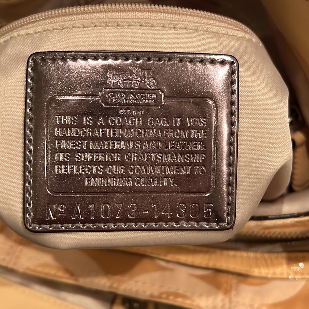 Vintage Signature Coach Handbag - Picture 7 of 9